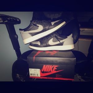 Jordan low 1s shadows